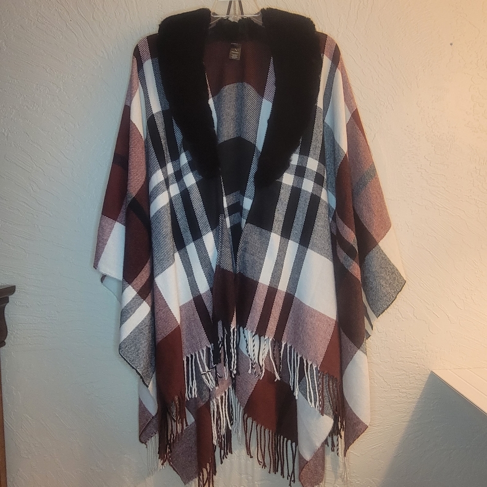 Plaid poncho with fur collar